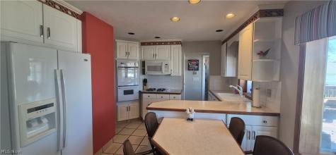 73 E Hillsdale Avenue Seven Hills OH 44131