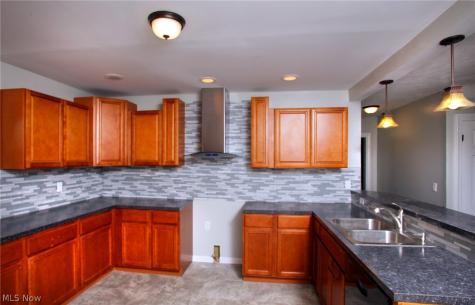1103 22nd Street NE Canton OH 44714