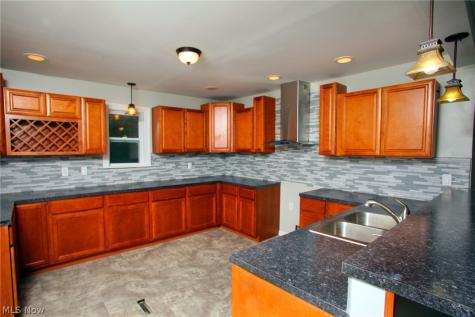 1103 22nd Street NE Canton OH 44714