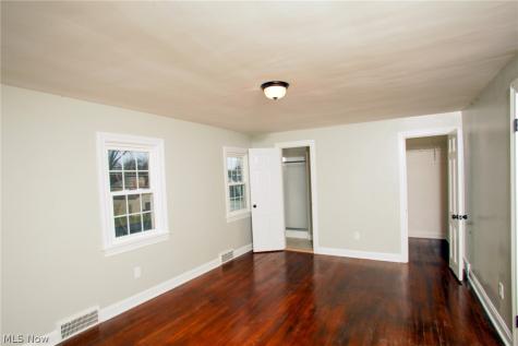 1103 22nd Street NE Canton OH 44714