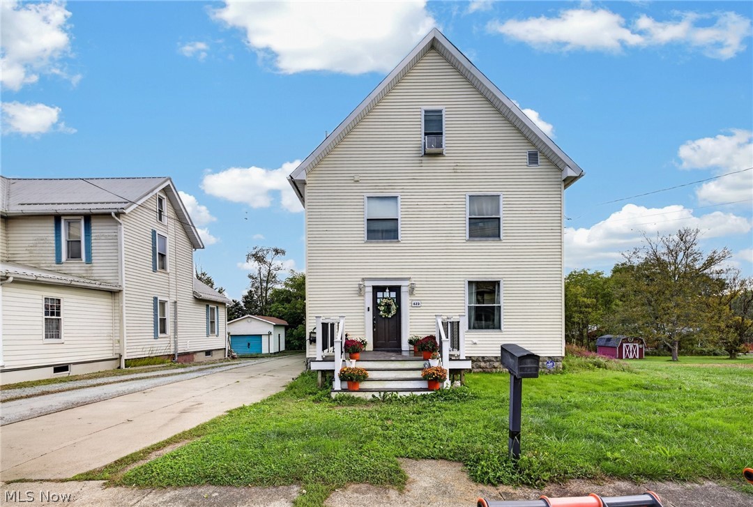 622 Columbia Street Leetonia OH 44431