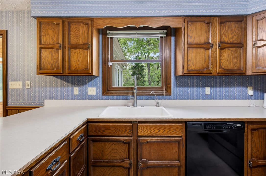 1097 Center Street E Warren OH 44481