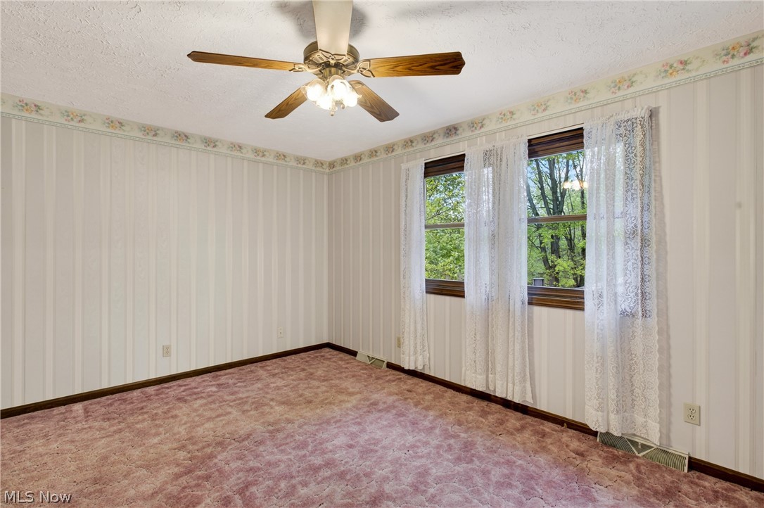 1097 Center Street E Warren OH 44481