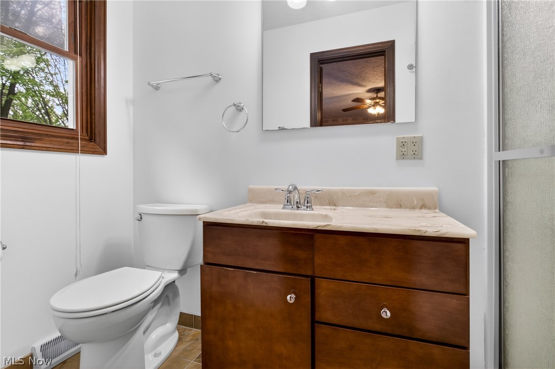 1097 Center Street E Warren OH 44481