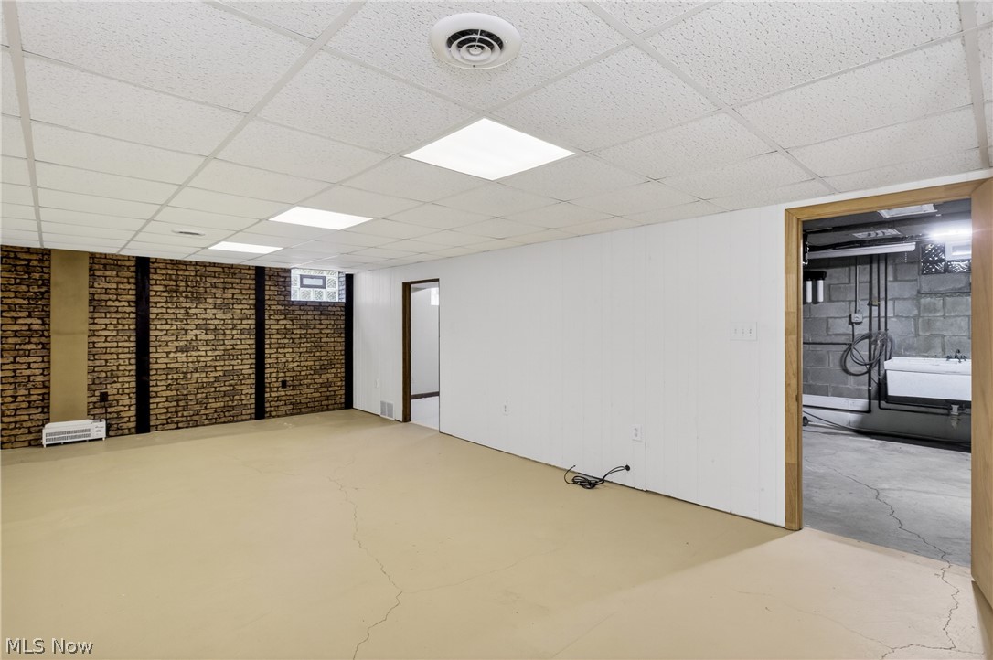1097 Center Street E Warren OH 44481