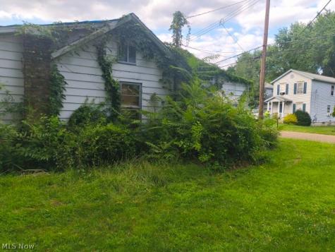346 Joseph Avenue Barberton OH 44203