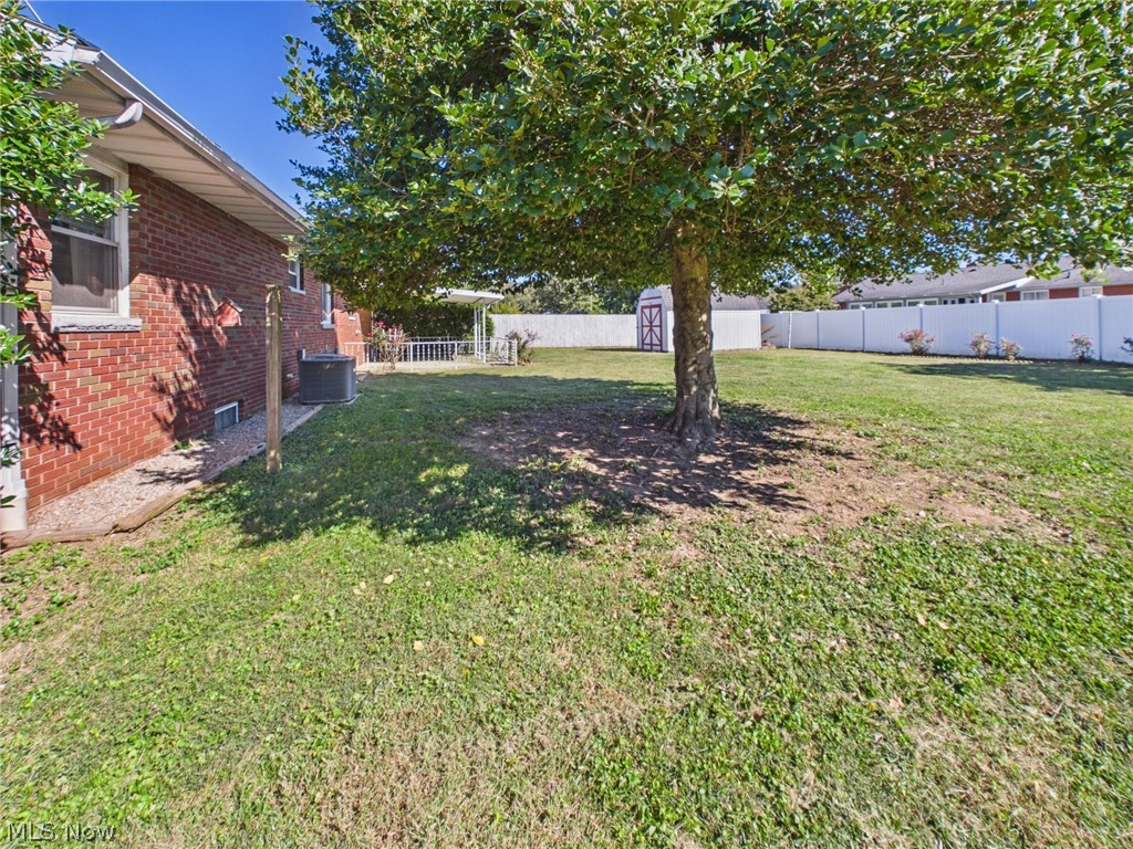 816 Campbell Drive Belpre OH 45714