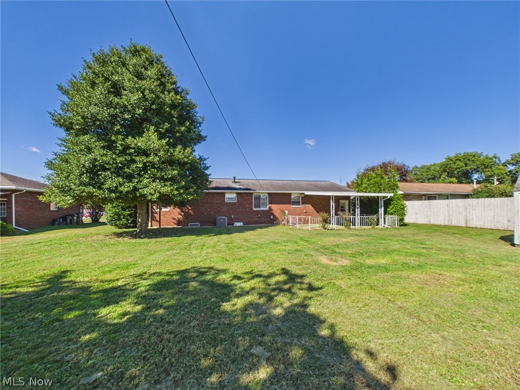 816 Campbell Drive Belpre OH 45714