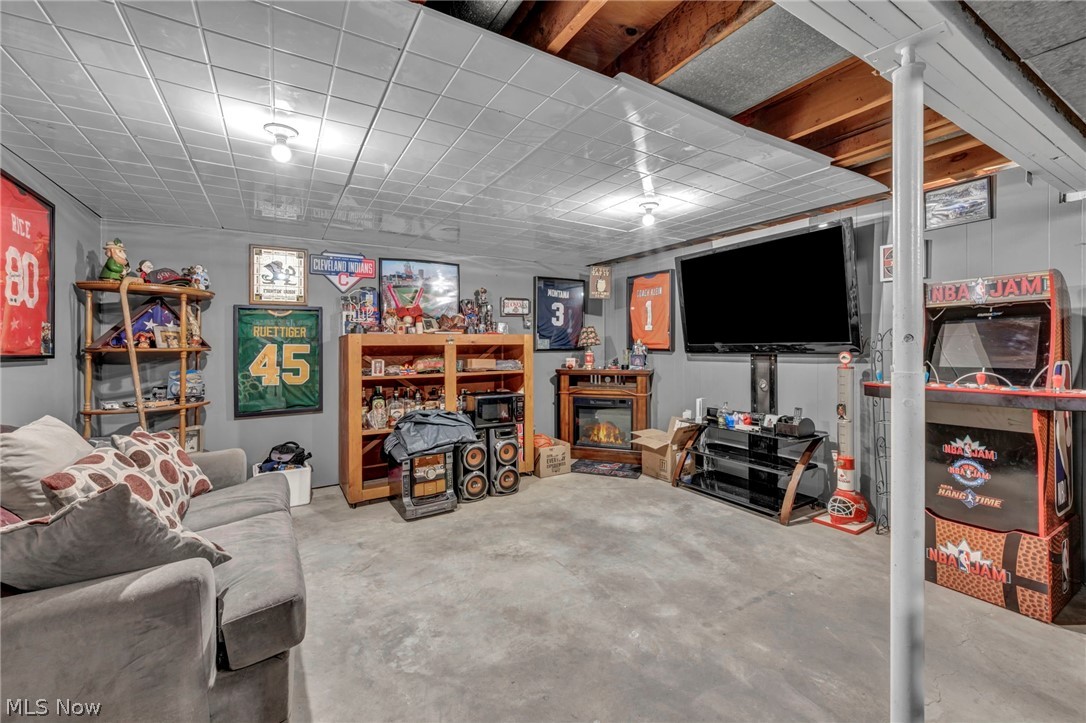 202 Roosevelt Drive Geneva OH 44041