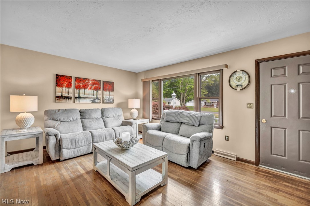 202 Roosevelt Drive Geneva OH 44041