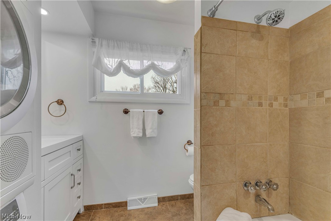 432 Powell Drive Bay Village OH 44140