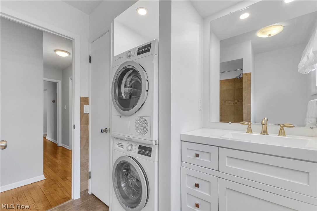 432 Powell Drive Bay Village OH 44140