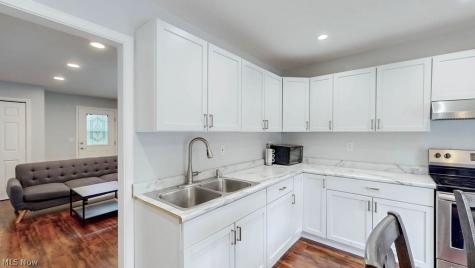 2786 Silverdale Drive Norton OH 44203