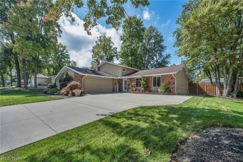 7676 Trenton Trail Middleburg Heights OH 44130