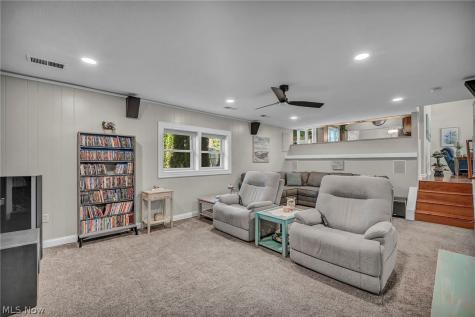 7676 Trenton Trail Middleburg Heights OH 44130