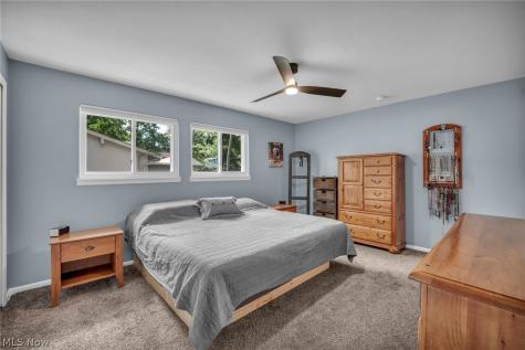 7676 Trenton Trail Middleburg Heights OH 44130