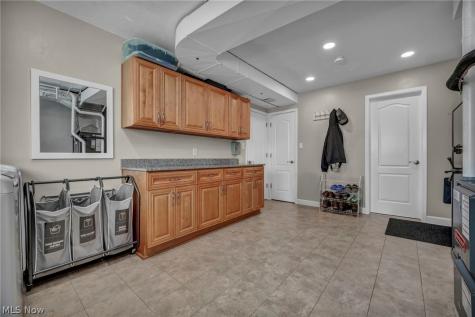 7676 Trenton Trail Middleburg Heights OH 44130