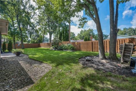 7676 Trenton Trail Middleburg Heights OH 44130
