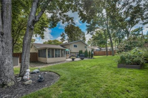 7676 Trenton Trail Middleburg Heights OH 44130