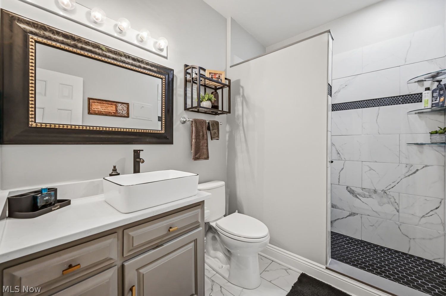 185 Queens Lane Canfield OH 44406
