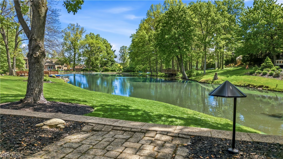 185 Queens Lane Canfield OH 44406
