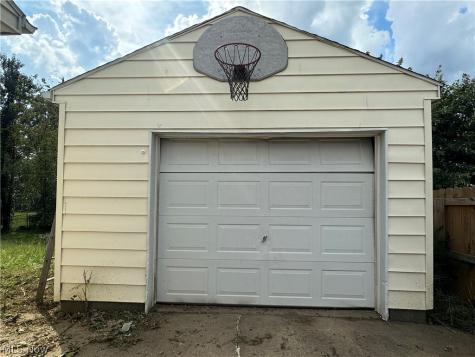 3125 Willowrow Avenue NE Canton OH 44705