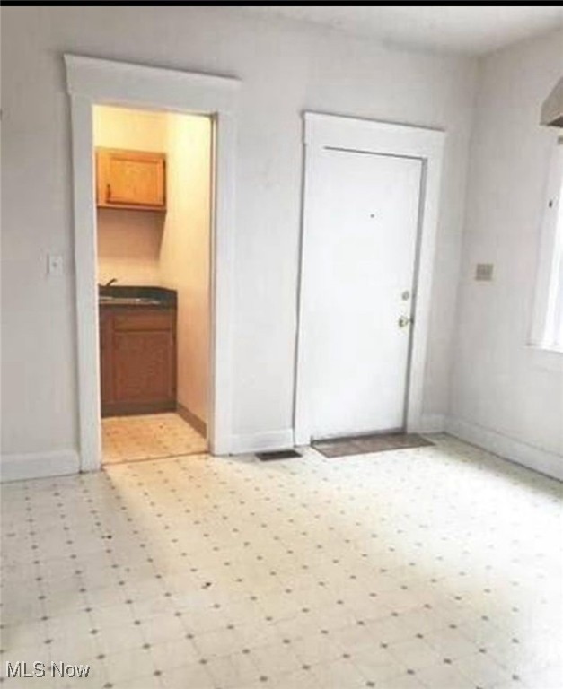 1427 E 94th Street Cleveland OH 44106