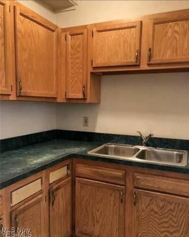 1427 E 94th Street Cleveland OH 44106