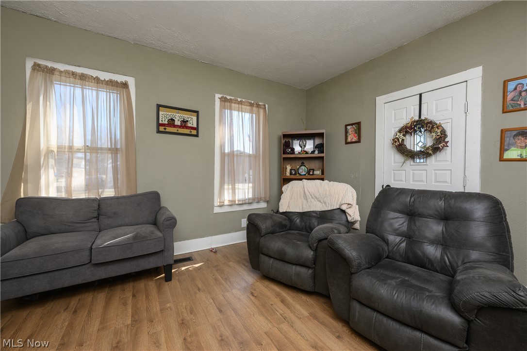 204 S Main Street Tuscarawas OH 44682