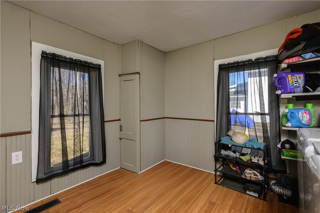 204 S Main Street Tuscarawas OH 44682
