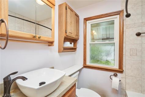 6876 Greenleaf Avenue Parma Heights OH 44130