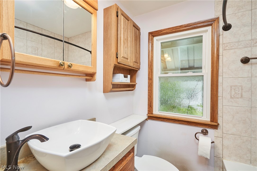 6876 Greenleaf Avenue Parma Heights OH 44130