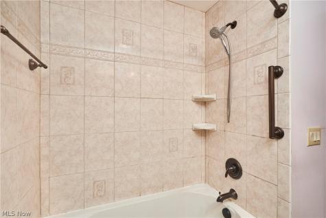 6876 Greenleaf Avenue Parma Heights OH 44130