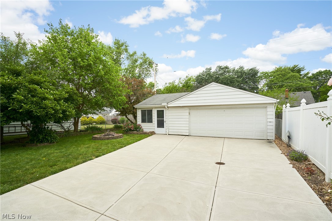 6876 Greenleaf Avenue Parma Heights OH 44130