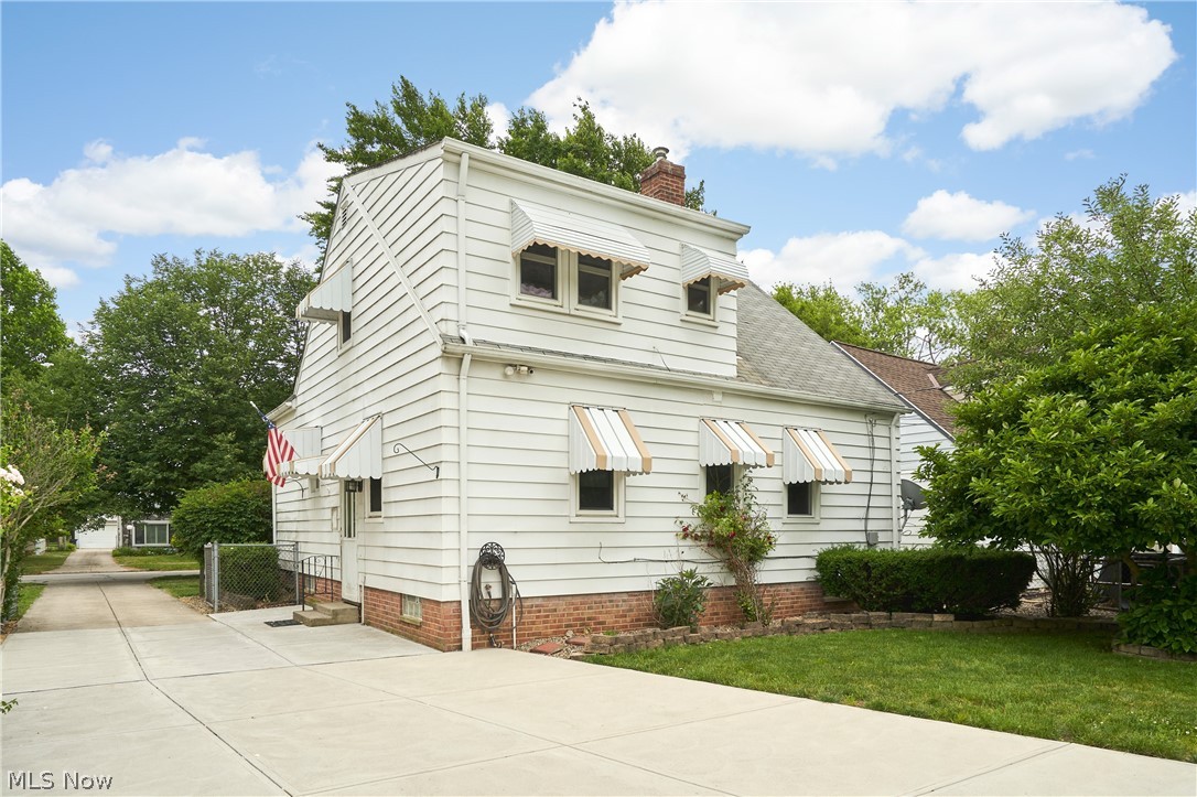 6876 Greenleaf Avenue Parma Heights OH 44130