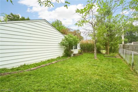 6876 Greenleaf Avenue Parma Heights OH 44130