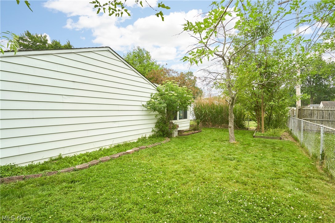 6876 Greenleaf Avenue Parma Heights OH 44130