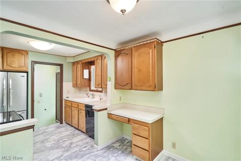 6876 Greenleaf Avenue Parma Heights OH 44130
