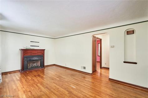 6876 Greenleaf Avenue Parma Heights OH 44130