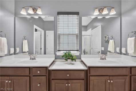 8492 Raya Lane Streetsboro OH 44241