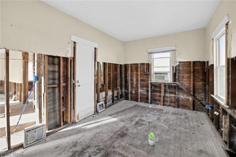 13119 Bennington Avenue Cleveland OH 44135