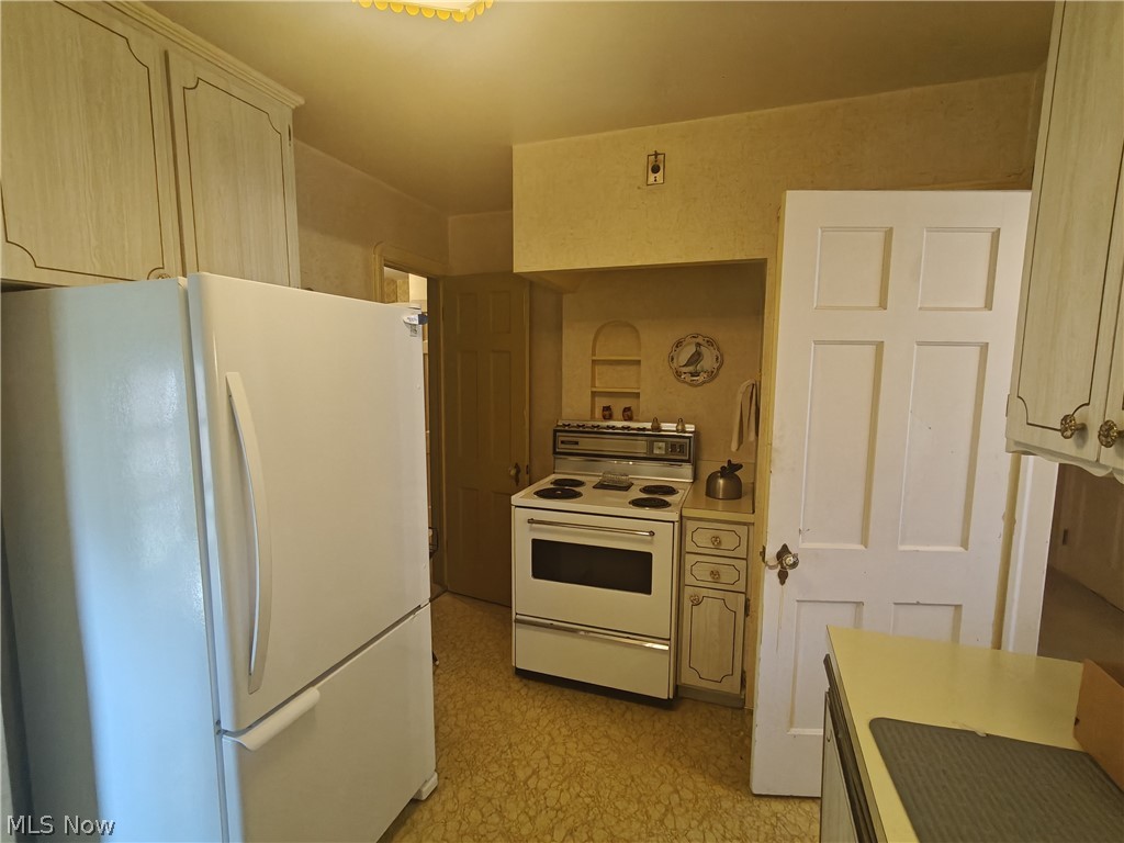 15717 Munn Road Cleveland OH 44111