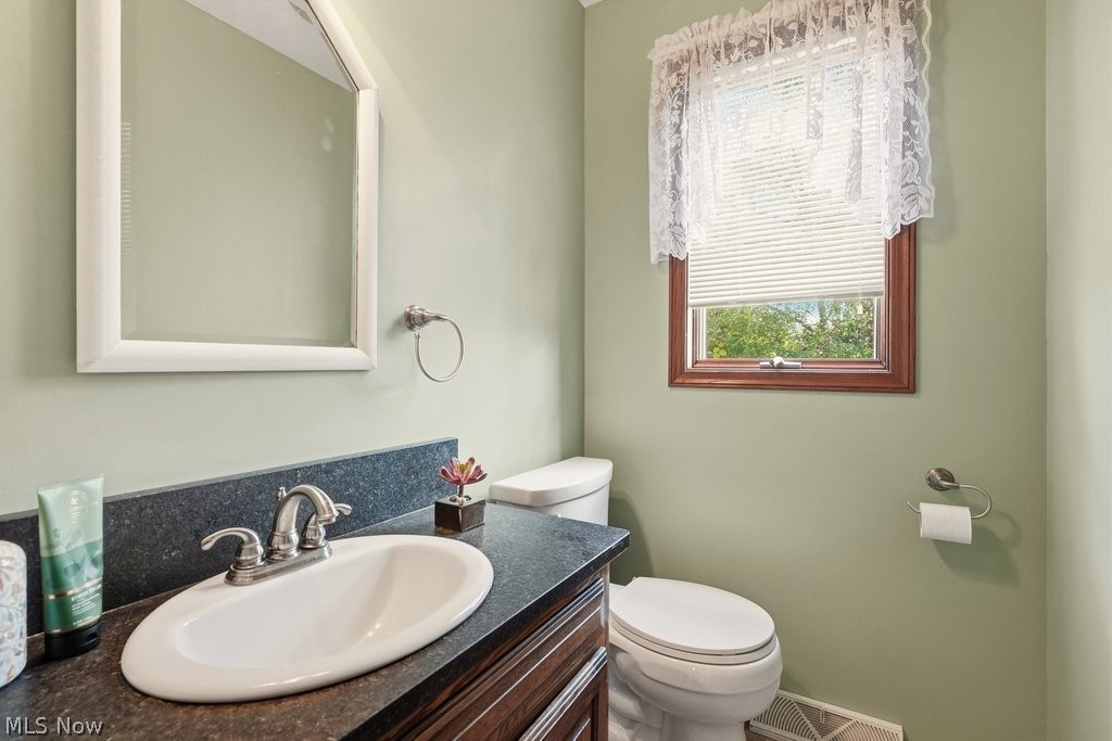 951 S Azalea Boulevard Barberton OH 44203