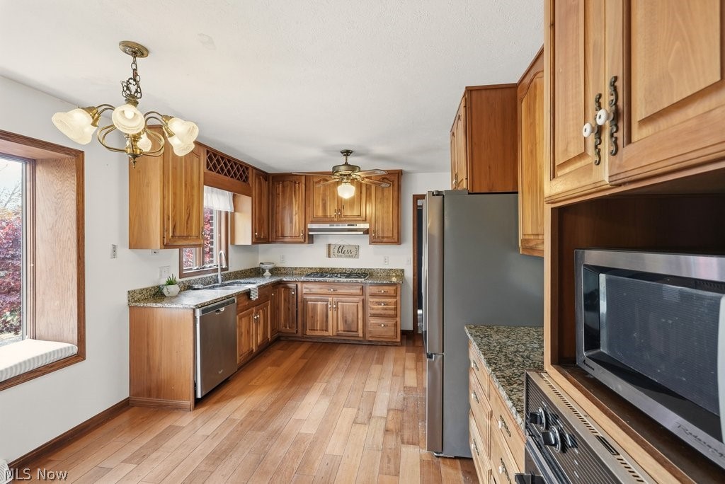 951 S Azalea Boulevard Barberton OH 44203