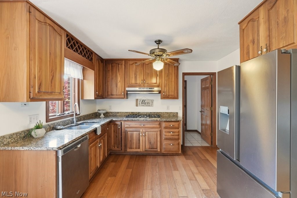 951 S Azalea Boulevard Barberton OH 44203