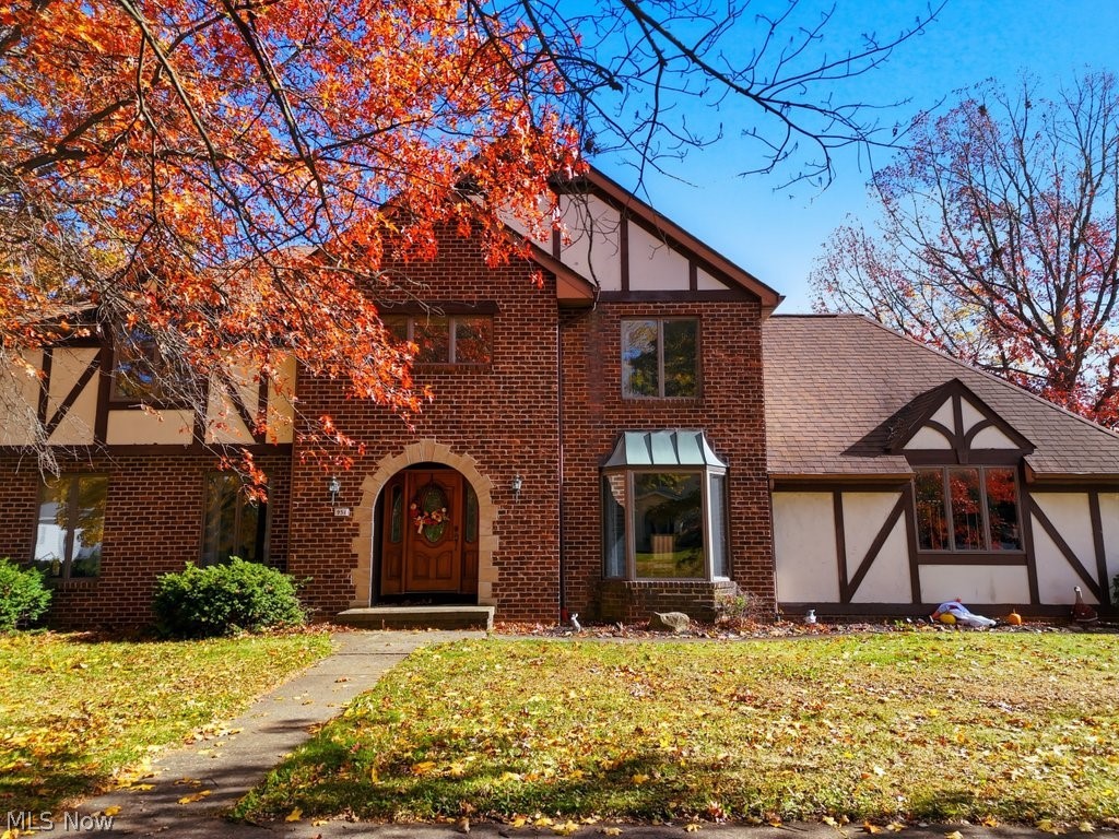 951 S Azalea Boulevard Barberton OH 44203