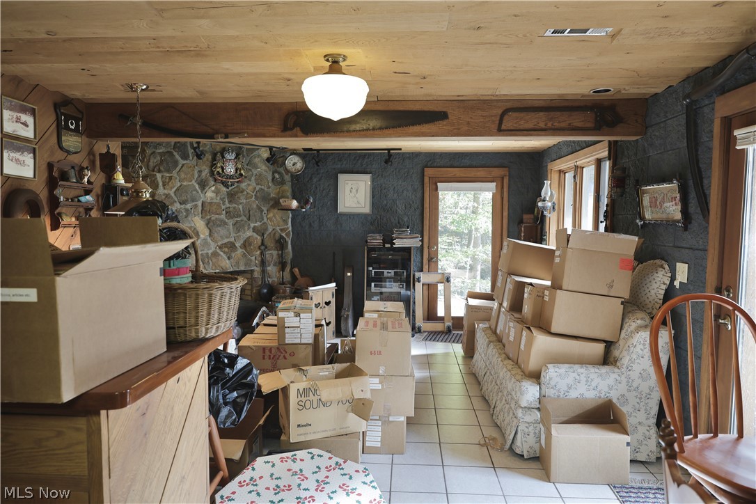 21129 Township Road 303 Coshocton OH 43812