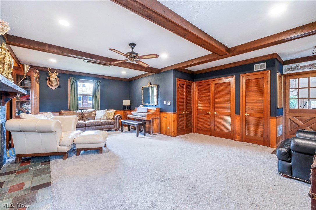 31 Lake Shore Drive Youngstown OH 44511