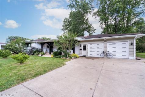 31 Lake Shore Drive Youngstown OH 44511