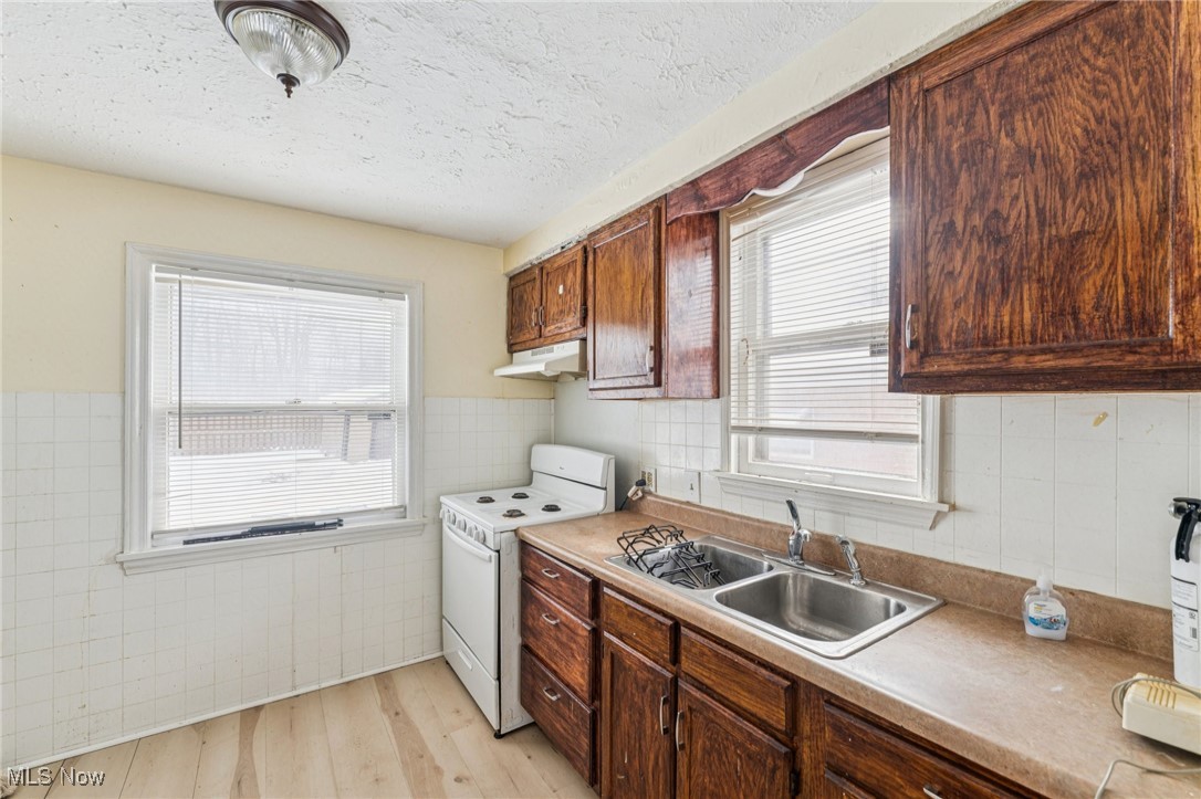 5481 Dalewood Avenue Maple Heights OH 44137